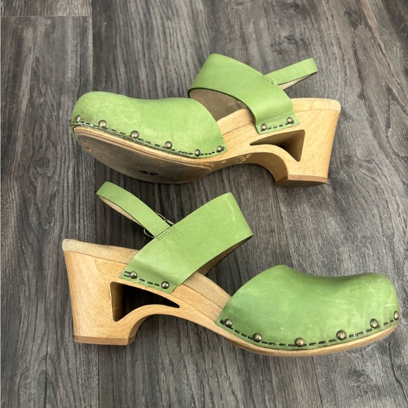 Dansko Wedge Clog - Picture 3 of 7